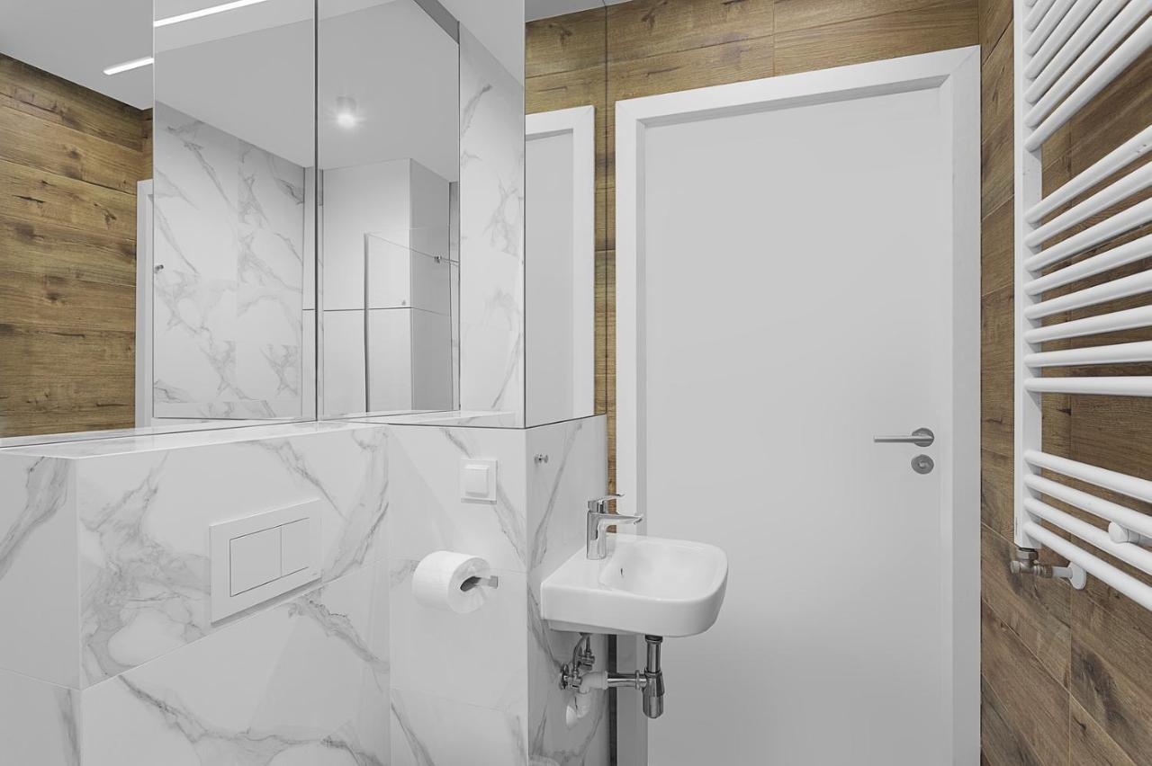 Enes Apartments Legnicka Street A 브로츠와프 외부 사진